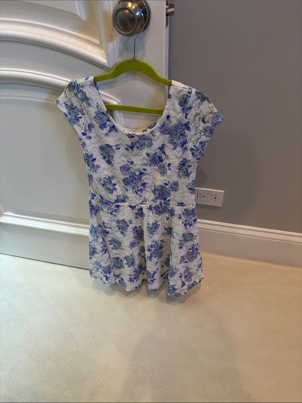 Place Lavender Floral Lace Top size large 10/12 children's place